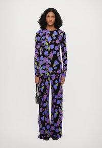 Stieglitz LILIA LONGSLEEVE - Majica z dolgimi rokavi - purple