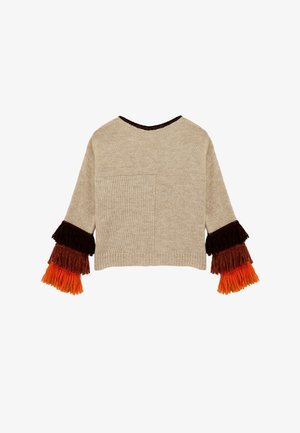 Beige Pullover mit langen, mehrfarbigen Fransenärmeln in Orange, Rot, Braun und Schwarz. Verfügt über eine Rückentasche und einen runden Ausschnitt.