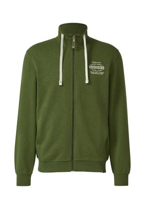 Felpa verde con zip, caratterizzata da un colletto alto, cordini bianchi e grafica sul petto. Realizzata in materiale morbido con polsini e orlo a costine.