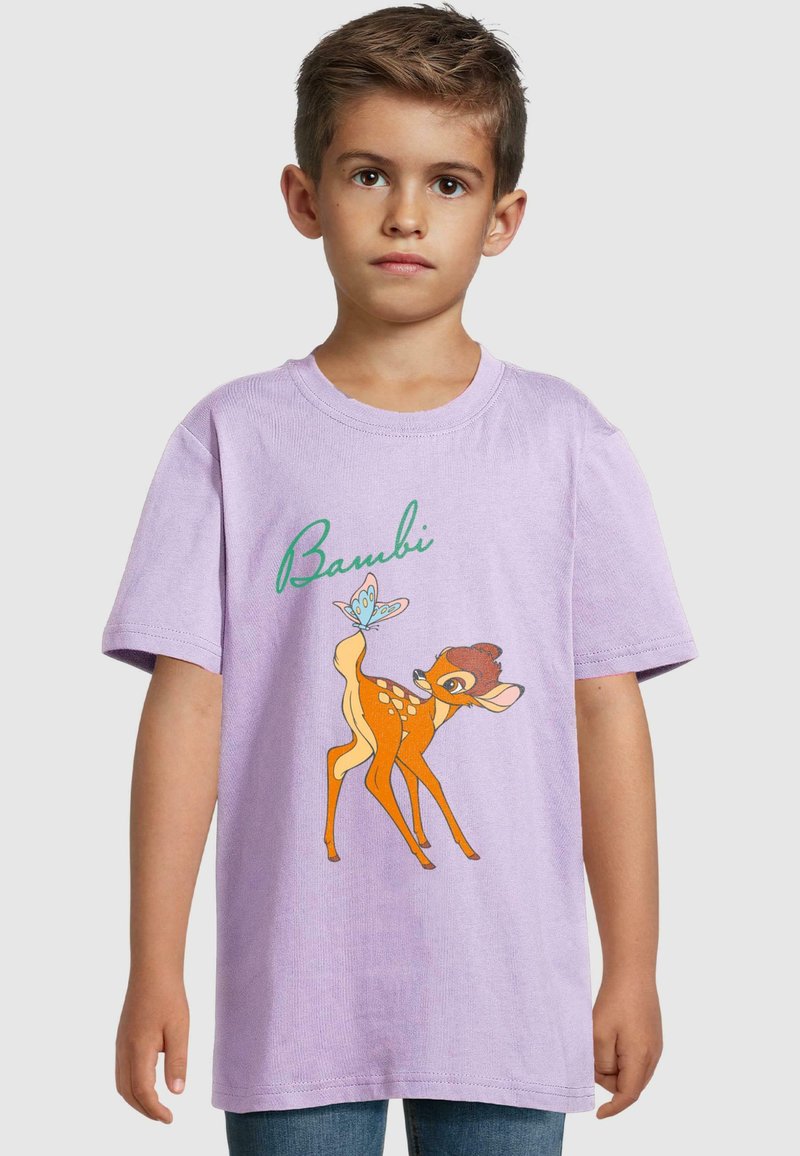 Tamsiai violetinė medvilninė marškinėliai su Bambi grafiką ir drugeliu, trumpomis rankovėmis ir apvaliu kaklu. Kasdienis siluetas, paprastas dizainas.