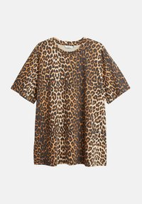 T-shirt med kort ärm i leopardmönster, tillverkad av lättviktsmaterial, med rund hals och livfulla bruna och svarta mönster över ytan.
