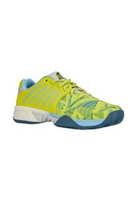 Baskets de sport jaunes vives avec une tige en mesh et des accents bleus, semelle texturée et un design léger pour une performance améliorée.