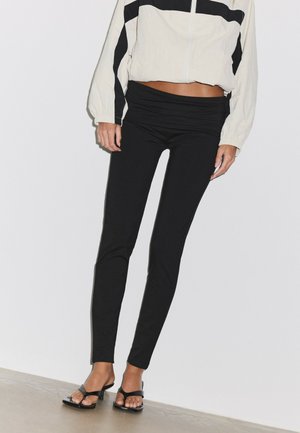 Stradivarius, TURN-DOWN WAISTBAND LEGGINGS - Legging (type pantalon) - black