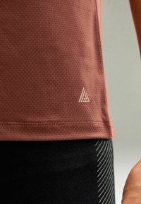 Next ACTIVE TEXTURED STANDARD - Z�ákladné tričko - bronze
