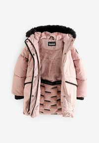 Lys rosa puffer-jakke med hætte af falsk pels, sorte detaljer og en blød inderside. Har mærkeindvendige stropper og trykknaplukninger.