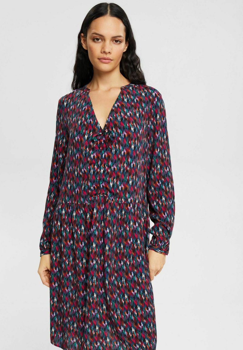 Esprit GEMUSTERTES AUS MIT VAUSSCHNITT Jurk multicolor/meerkleurig