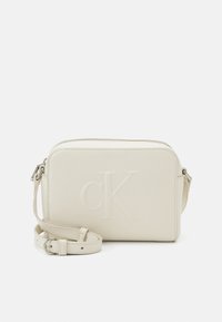 Calvin Klein Jeans SCULPTED CAMERA BAG - Borsa a tracolla - birch