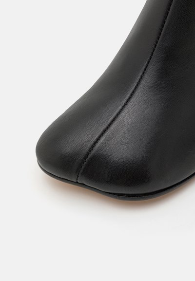 MM6 Maison Margiela Stivaletti - black