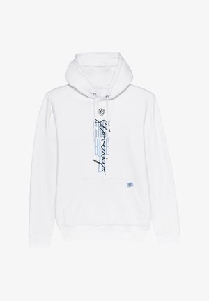 Biała bluza z kapturem z kieszenią na przodzie, jasnoniebieski pionowy napis oraz czarne kursywne logo na piersi, mała ikona czaszki nad napisem.