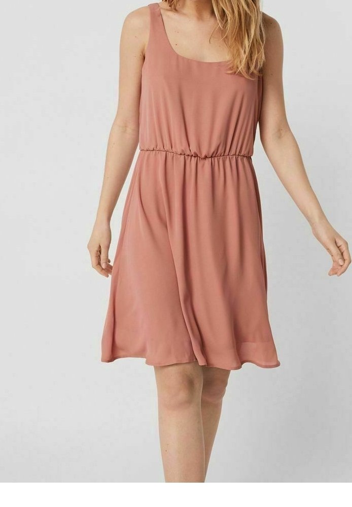 Rosa ärmelloses Kleid aus leichtem Stoff, mit tailliertem Schnitt und fließendem Rock, rundem Ausschnitt und glatter Textur.
