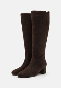 Gabor Botas - chocolate