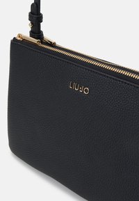 LIU JO Imprevedibile Bumbag S Gürteltasche Umhängetasche Tasche Cameo Rose Rosa