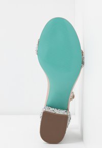 Blue by Betsey Johnson MARI - Σανδάλια - champagne