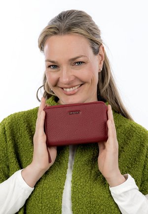SURI FREY, Geldbörse - red