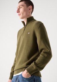 GANT CASUAL HALF  - Strickpullover - juniper green