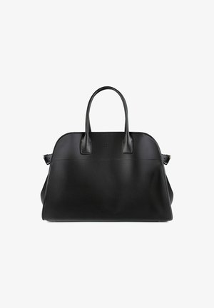 Schwarze Lederhandtasche mit strukturierter Form, doppelten Tragriemen und einem dezenten, geprägten Logo. Glatte Textur und klare Linien.