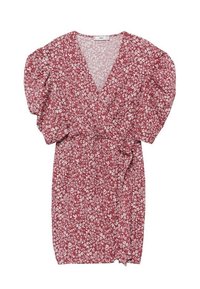 Czerwona sukienka w kwiaty z krótkimi bufiastymi rękawami, dekoltem w kształcie V, dopasowanym w pasie i paskiem do wiązania. Posiada biały wzór kwiatowy na fakturowanym materiale.