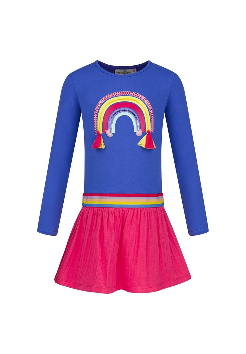 Modré šaty s dlouhými rukávy a barevným vyšíváním duhy a třásněmi; růžová sukně s pruhovaným pasem. Jasný a hravý design.