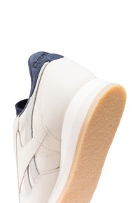 Reebok Classic CLASSIC LEATHER PREMIUM UNISEX - Αθλητικά παπούτσια - chalk vector navy grey