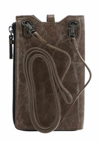 Sac bandoulière en cuir marron à finition texturée, fermeture éclair supérieure et longue sangle amovible. Comprend des accessoires métalliques supplémentaires.