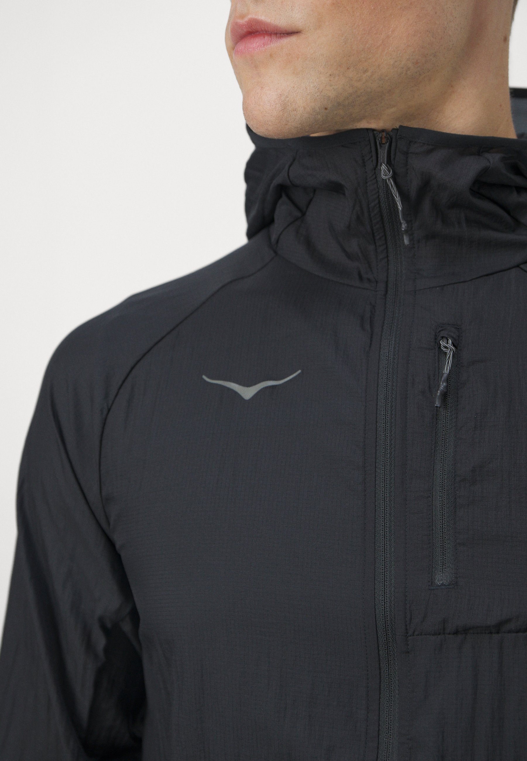 HOKA ONEONE SKYFLOW JACKET ブラック Sサイズ - メルカリ HOKA