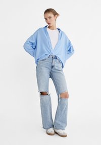 Stradivarius RUSTIKALES DAILY - Hemdbluse - light blue