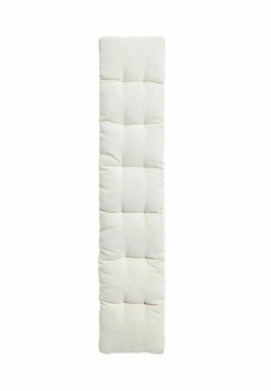 Lungo cuscino rettangolare bianco con imbottitura quadrata cucita, progettato per comfort e supporto.