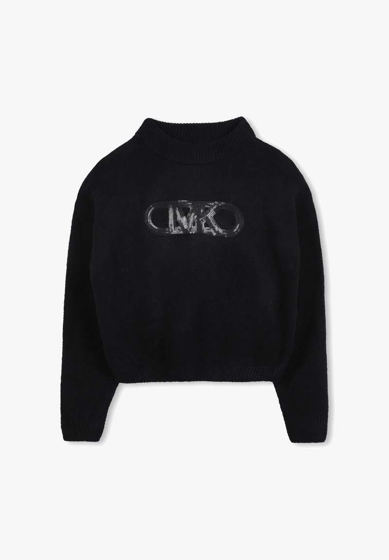 Pull en tricot noir avec un col montant et une coupe courte. Présente un design de logo argenté brillant sur le devant. Texture douce, manches longues.