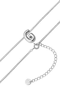 Sidabrinė grandinėlė su spiralės pakabuku. Lygus paviršius su blizgia apdaila. Į komplektą įeina apvalus žymeklis ir ilginimo grandinėlė.