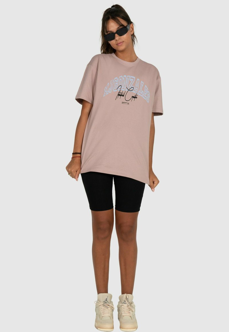 MJ Gonzales INTERNATIONAL X HEAVY OVERSIZED - Print T-shirt - duskrose