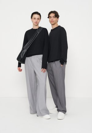 YOURTURN, UNISEX OVERSIZED FIT - T-shirt à manches longues - black