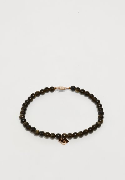 Βραχιόλι από λαβραδόρητο με χάντρες σε σκούρο πράσινο και γκρι, τελειωμένο με ένα ροζ χρυσό γούστο και λεπτομέρειες κλιπ.