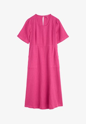 Abito in lino rosa con maniche corte, scollatura rotonda e due tasche frontali, con dettaglio di chiusura a apertura a chiave sul retro.