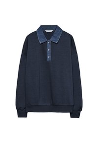 Sweat-shirt bleu marine à manches longues avec col en denim bleu et trois boutons argentés sur la patte de boutonnage avant, poignets côtelés et ourlet côtelé.
