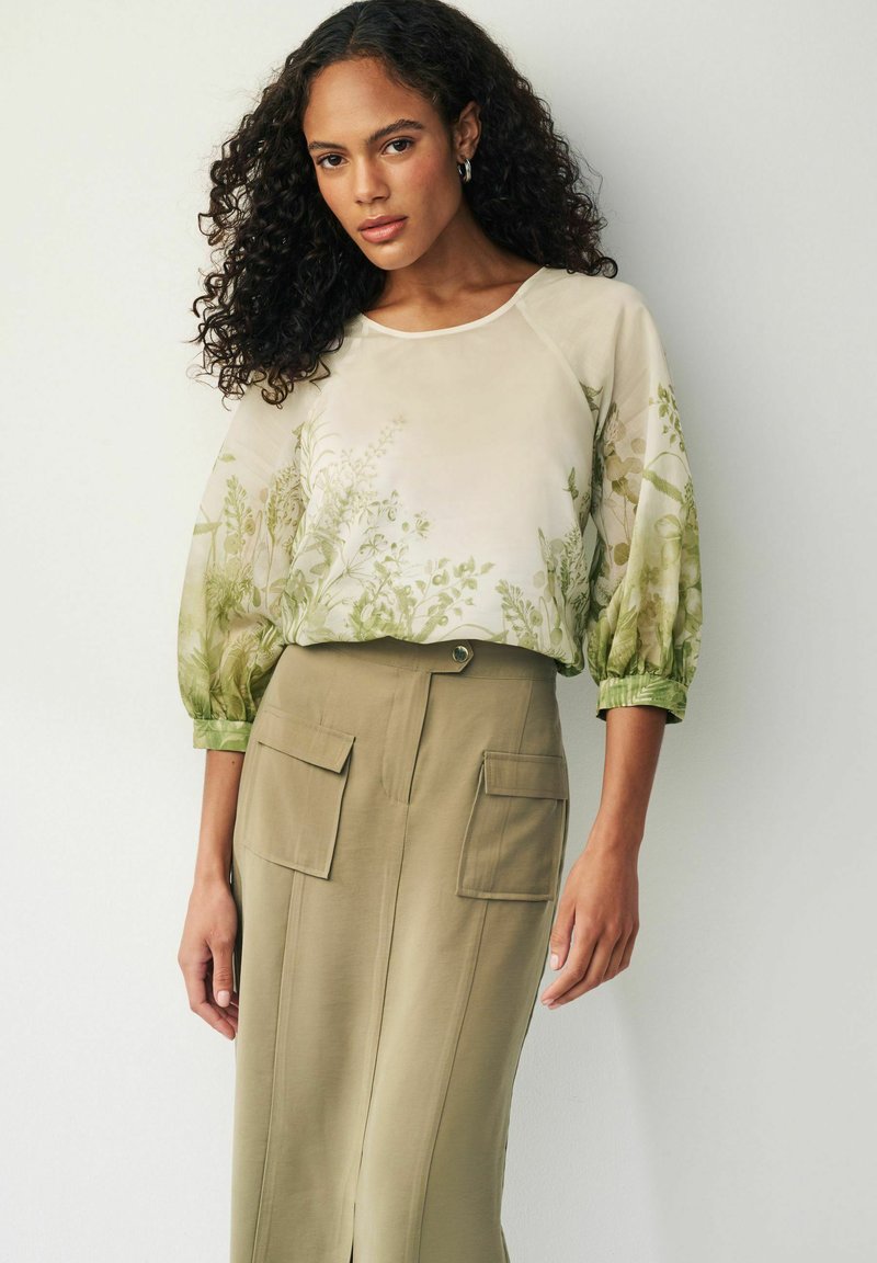 Next REGULAR FIT - Blůza - ecru green floral print