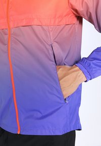 Nike Performance Chaqueta de running - lilac