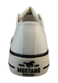 Mustang - Sneakersy niskie