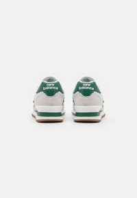 New Balance ML574 UNISEX - Sapatilhas - white