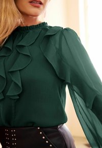 Love & Roses RUFFLE CREW NECK LONG SLEEVE - REGULAR FIT - Palaidinė - green