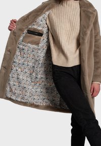 Oakwood Vinterkappa /-rock - beige