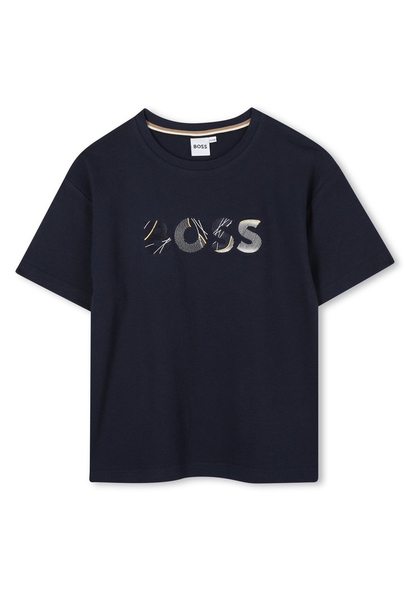 Marineblauwe T-shirt van katoen met een ronde hals. Kenmerkt zich door een gestileerd 'BOSS' logo in verschillende patronen en kleuren. Korte mouwen, klassieke pasvorm.