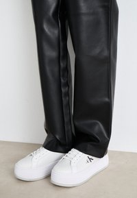 BOLD LACE - Zapatillas - bright white/silver