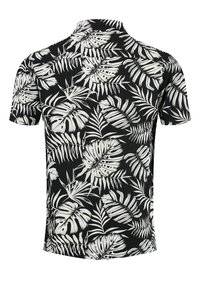 Camisa de manga corta en tela negra con un patrón de hojas tropicales blancas. Cuello clásico y dobladillo recto con un diseño botánico vibrante.