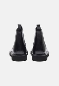 Zign Botines - black