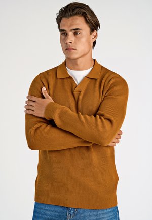 Neule - dk camel