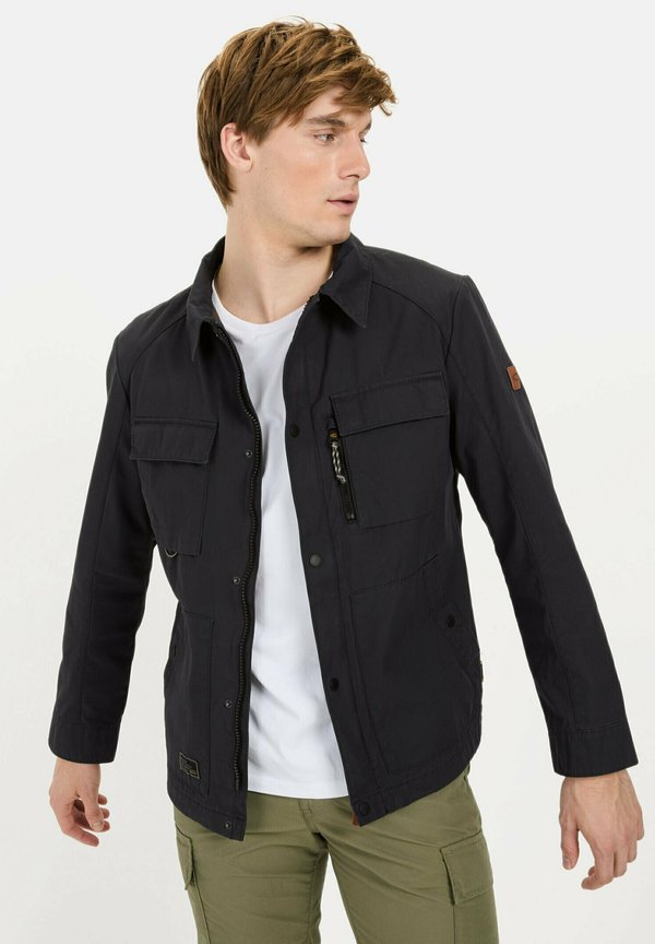 MIT MEHRTASCHEN DESIGN - Leichte Jacke