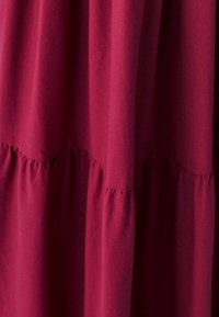 Unselected, burgundy