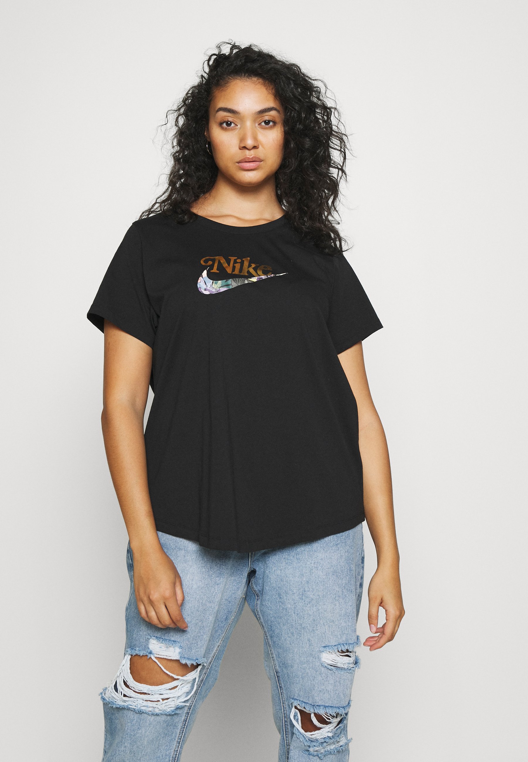 Nike Sportswear TEE FEMME PLUS T-shirts black/sort - Zalando.dk