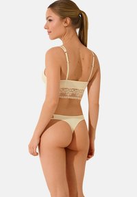 Lisca STRING SUNSET  CHEEK - String - ivoire
