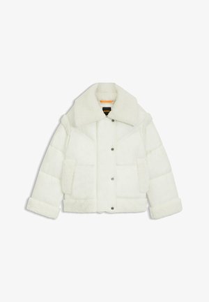 Veste courte en duvet blanche avec un col et des poignets en peluche, dotée d'une fermeture à boutons pression et de grandes poches avant. Tissu doux et texturé.